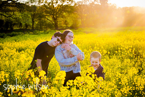 Locationportraitphotographyrapeseedcrop