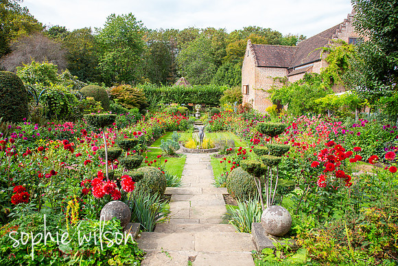 Wedding of Jack and Amanda Chenies Manor 120926-4