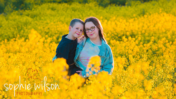 Locationportraitphotographyrapeseedcrop